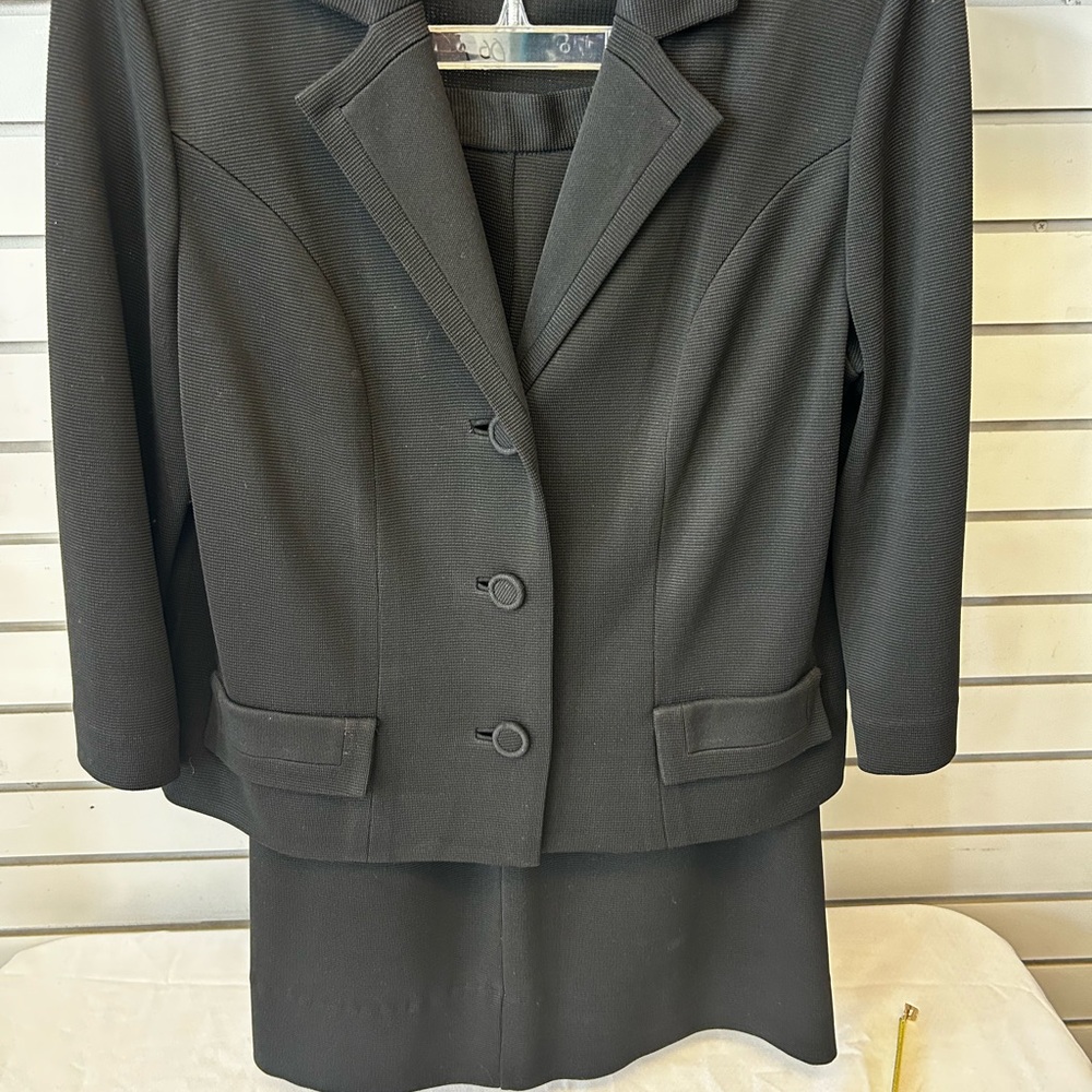 Elegant Black Women's Blazer and Skirt Set union made in the USA. Vtg